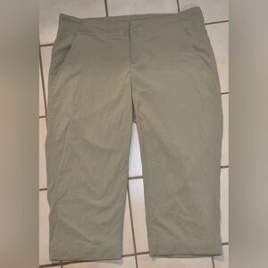 Columbia Women's Olive Capris